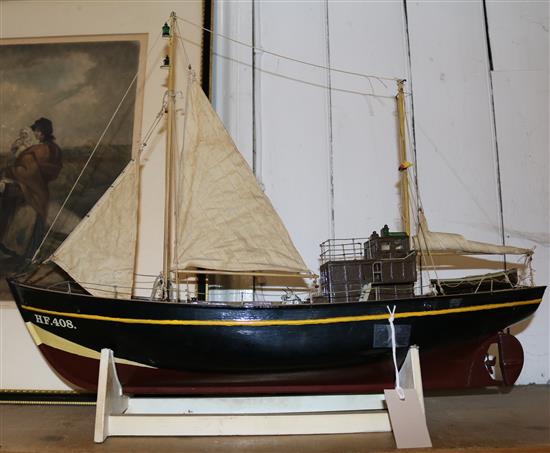Graupner 1:36 scale model of a fishing trawler, the Elke Finkenwerder HF 408, with electric motor and stand